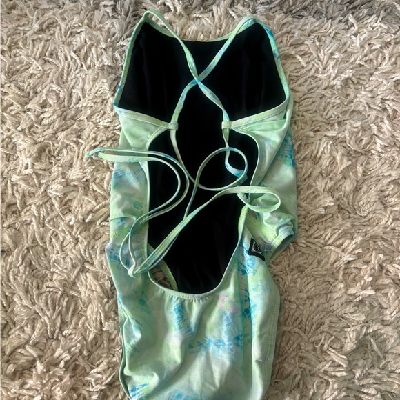 Jolyn one piece suit - Picture 6 of 7